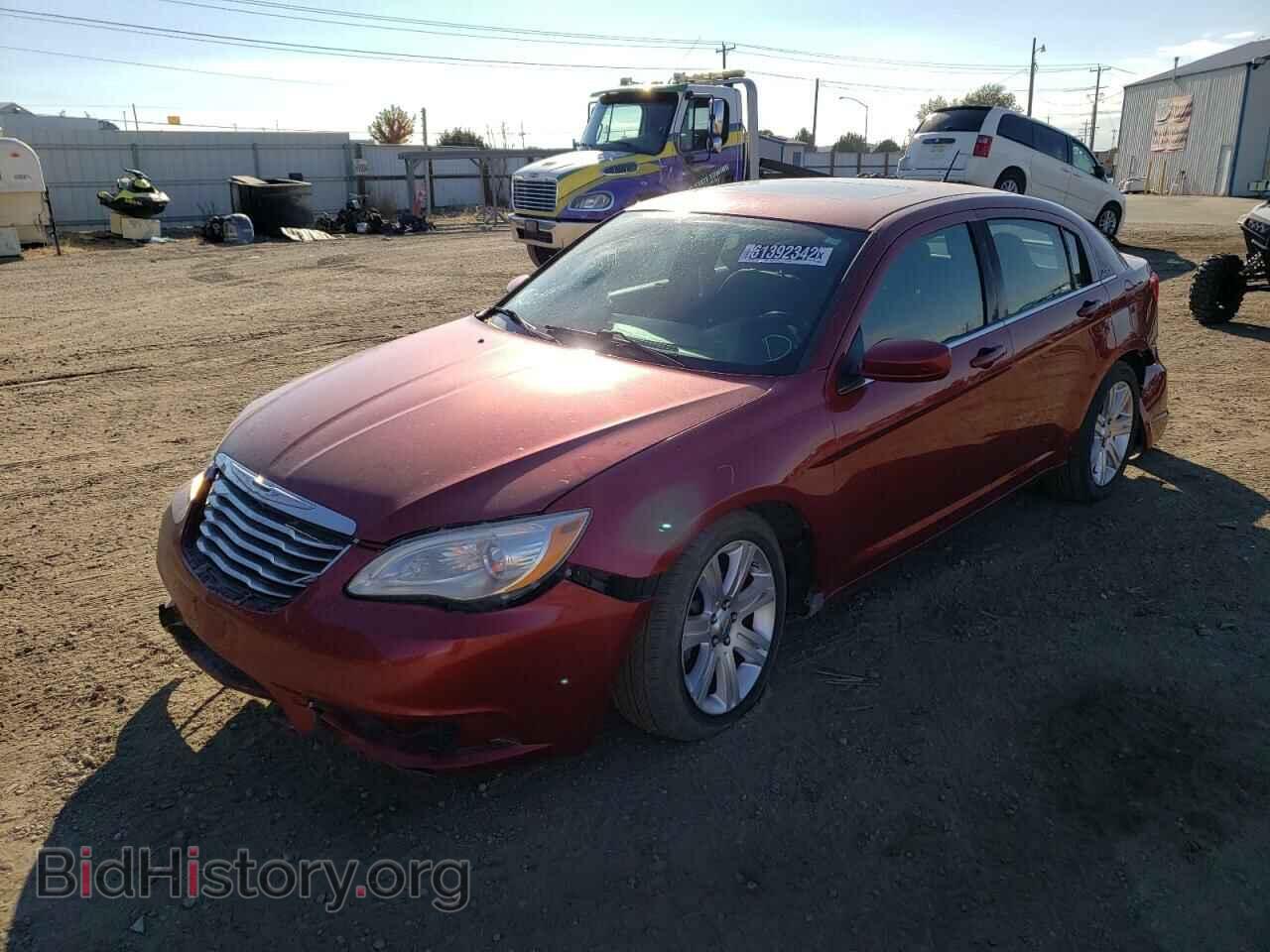 2012 CHRYSLER 200 - VIN: 1C3CCBBG8CN108243 - Фото 2