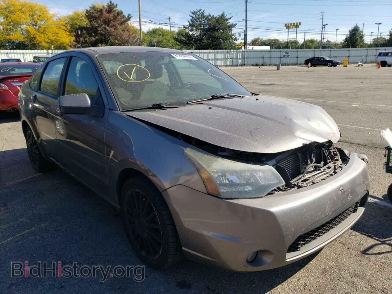 Photo 1FAHP3GN4BW105762 - FORD FOCUS 2011