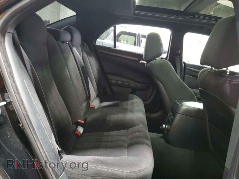 2012 Chrysler 300 (VIN 2C3CCABG4CH143882) — photo 10 of 13