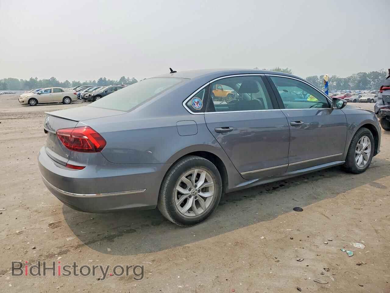 2017 VOLKSWAGEN PASSAT - VIN: 1VWAT7A36HC032147 - Фото 3