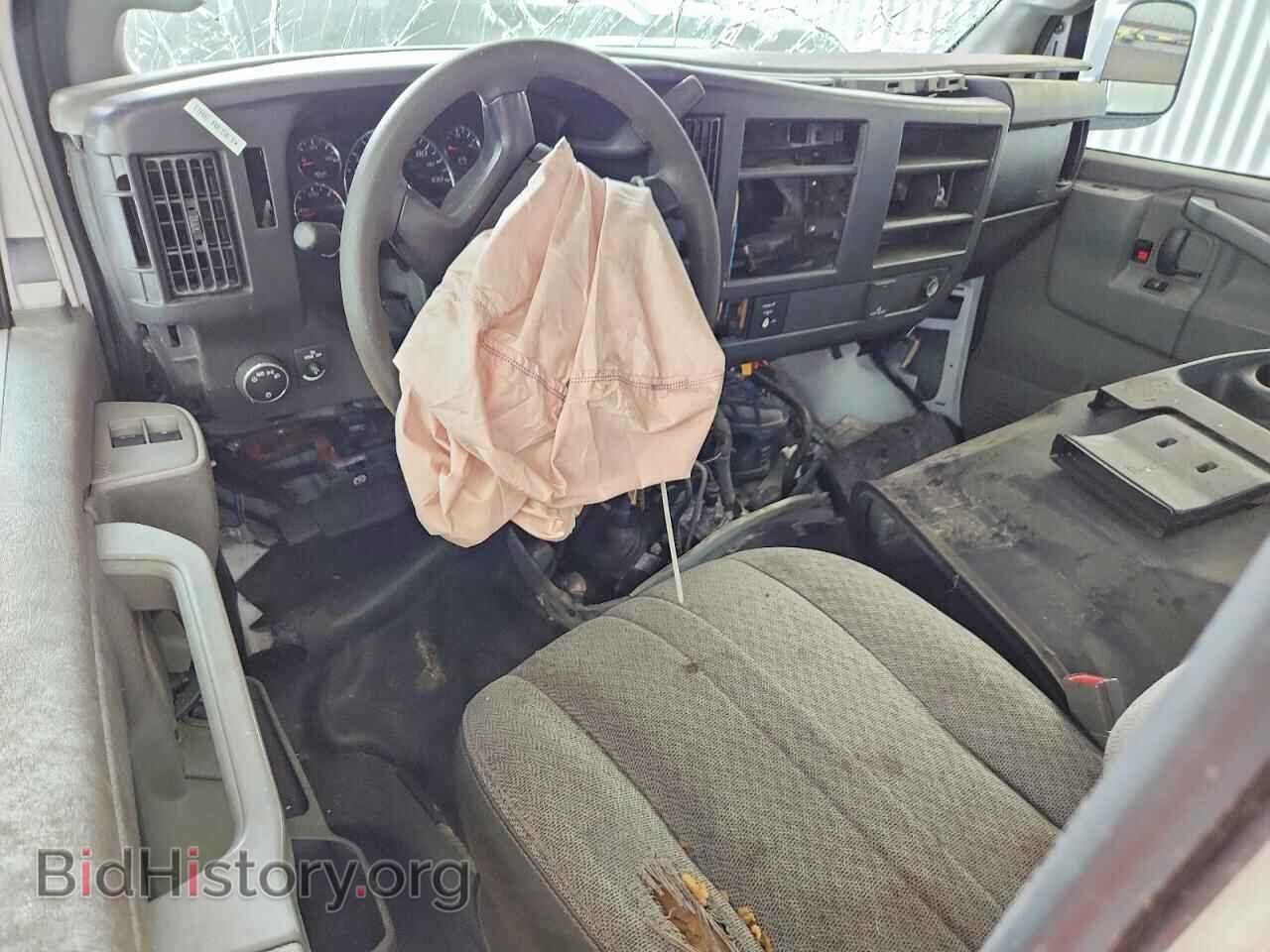 2016 GMC SAVANA - VIN: 1GTW7AFF1G1902264 - Photo 8
