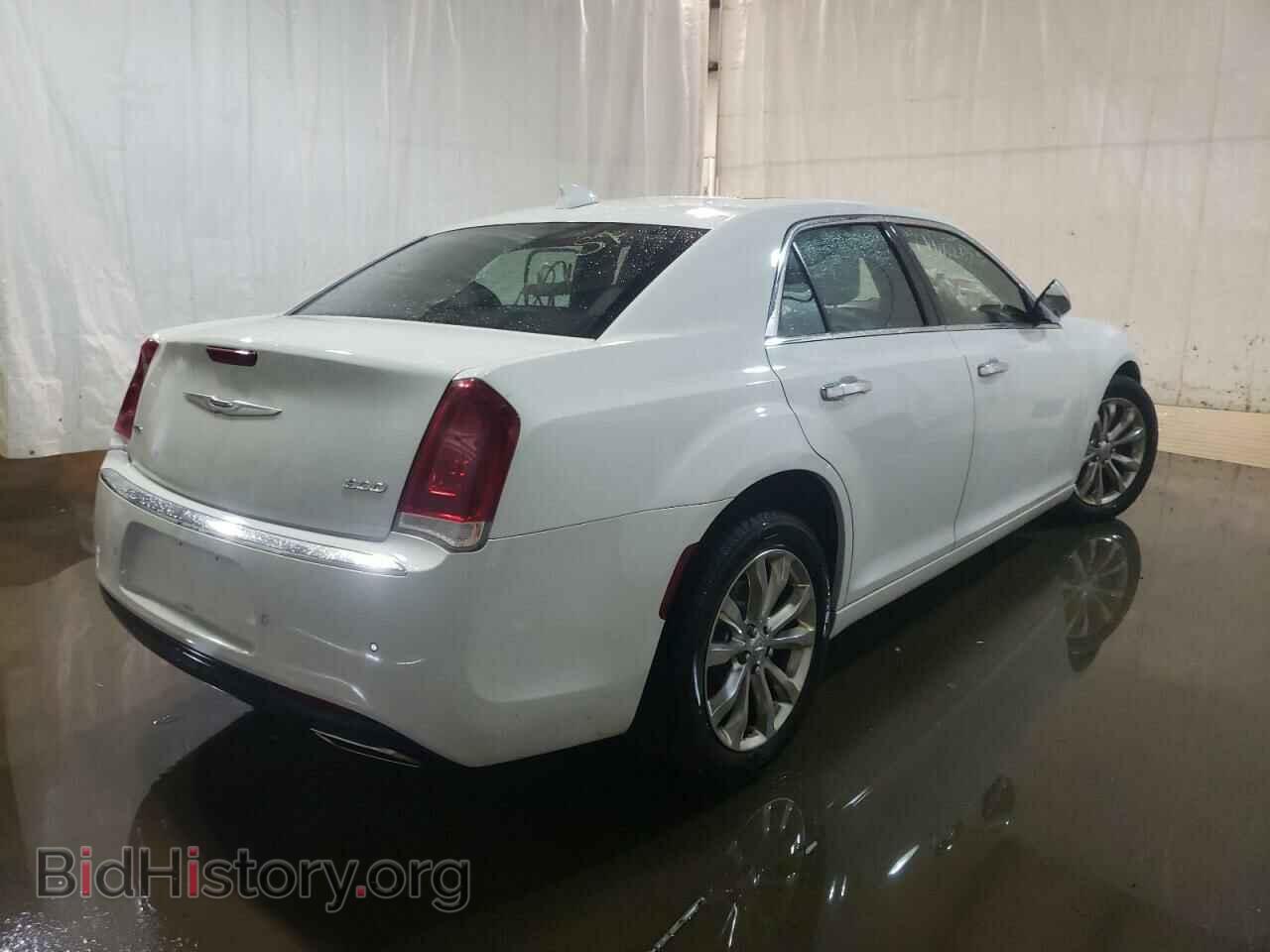 2019 CHRYSLER 300 - VIN: 2C3CCAKG1KH722732 - Фото 4