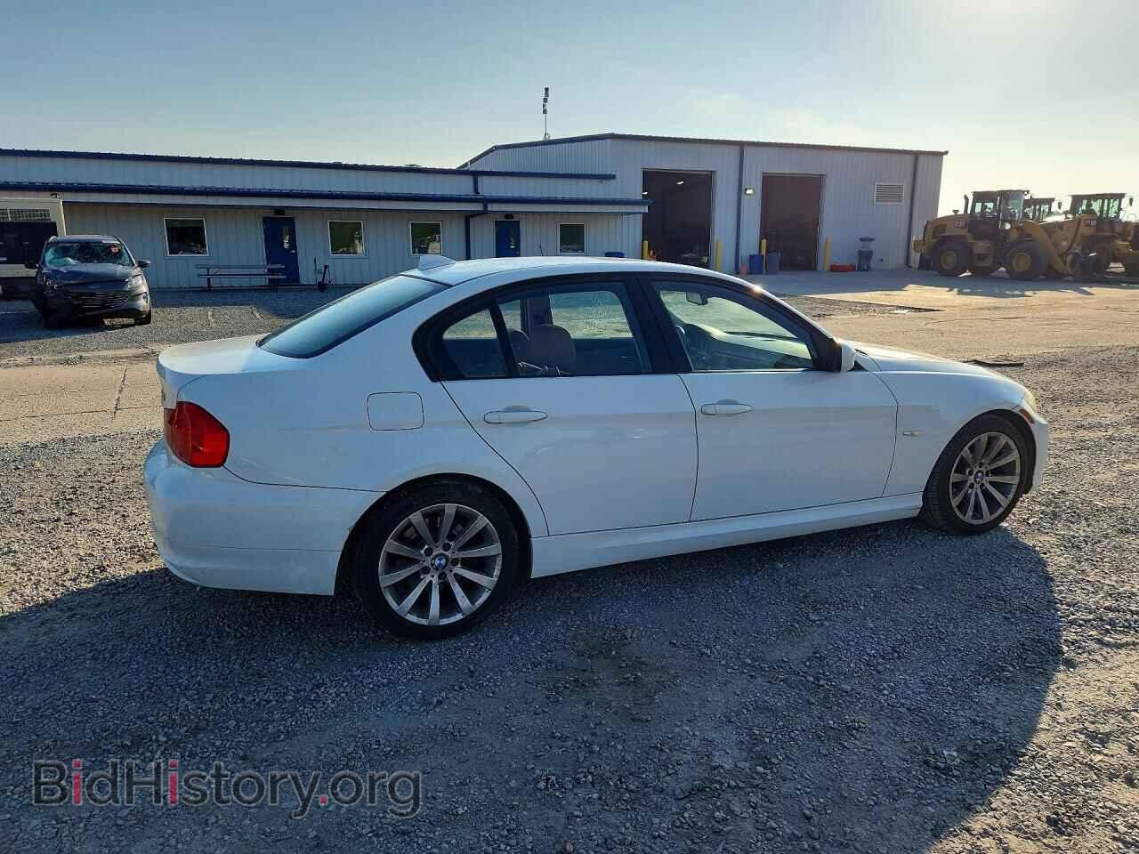 2011 BMW 3 SERIES - VIN: WBAPH7C53BE850585 - Фото 3