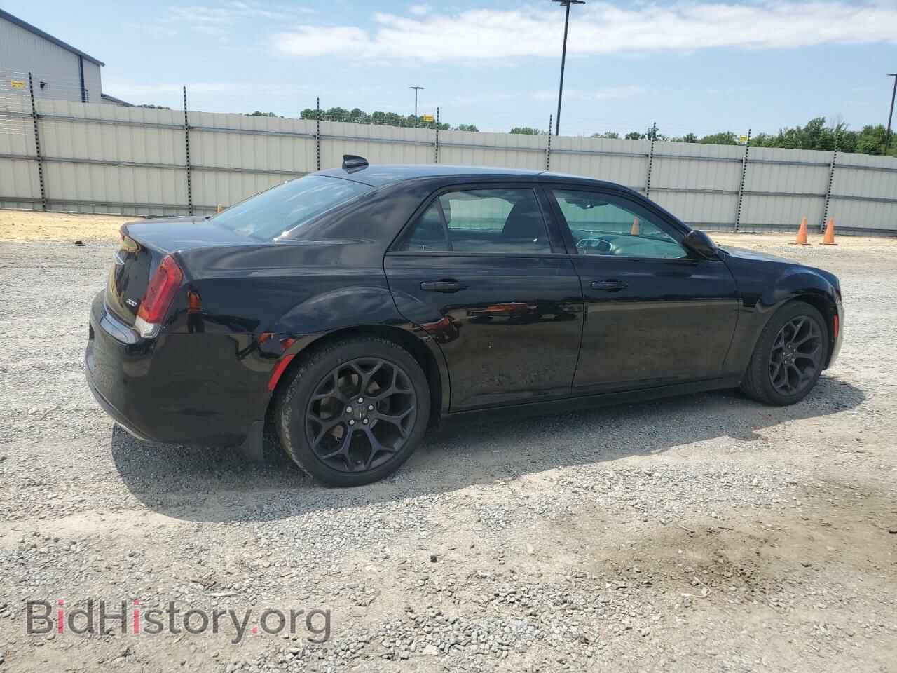 2019 CHRYSLER 300 - VIN: 2C3CCAAG0KH613485 - Фото 3
