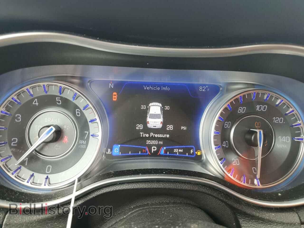2019 CHRYSLER 300 - VIN: 2C3CCAAG0KH613485 - Фото 9
