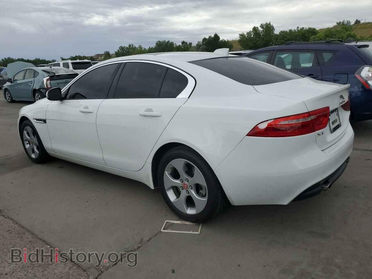 2017 JAGUAR XE - VIN: SAJAR4BG7HA977848 - Фото 2