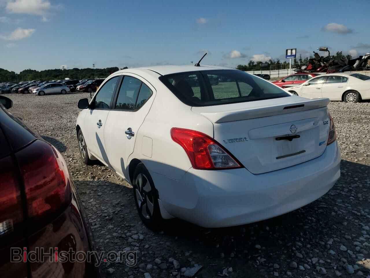 2013 NISSAN VERSA - VIN: 3N1CN7AP6DL881754 - Фото 2