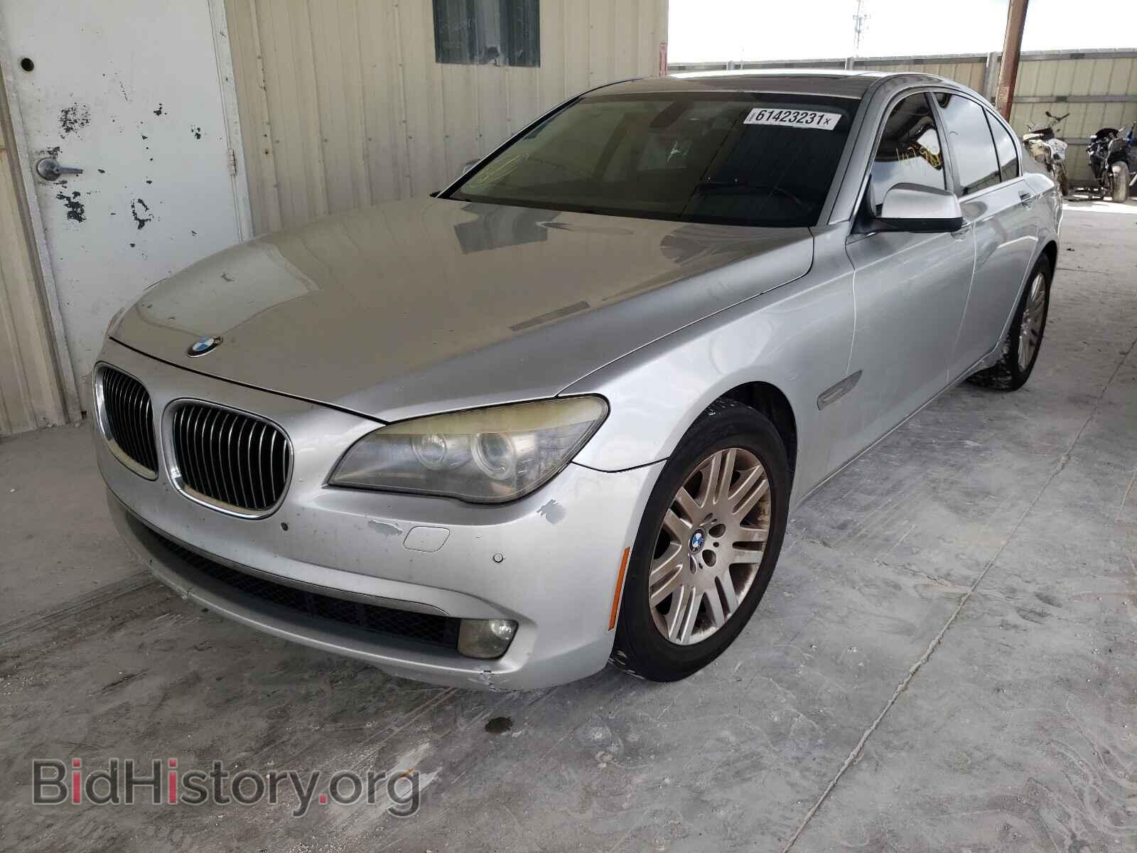 2011 BMW 7 SERIES - VIN: WBAKA4C58BC613065 - Фото 2