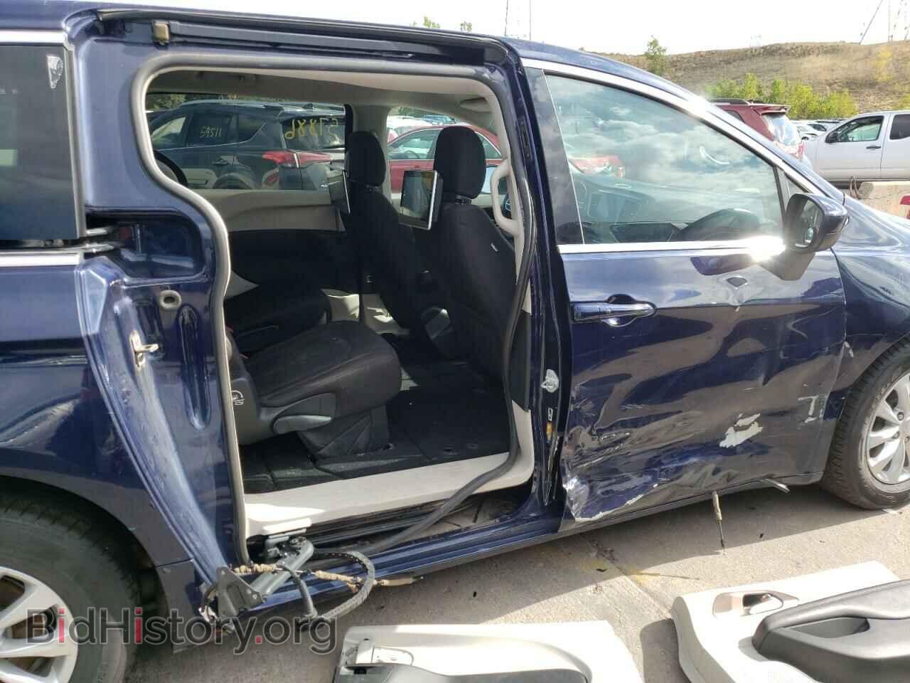 2017 CHRYSLER PACIFICA - VIN: 2C4RC1DGXHR656381 - Фото 9