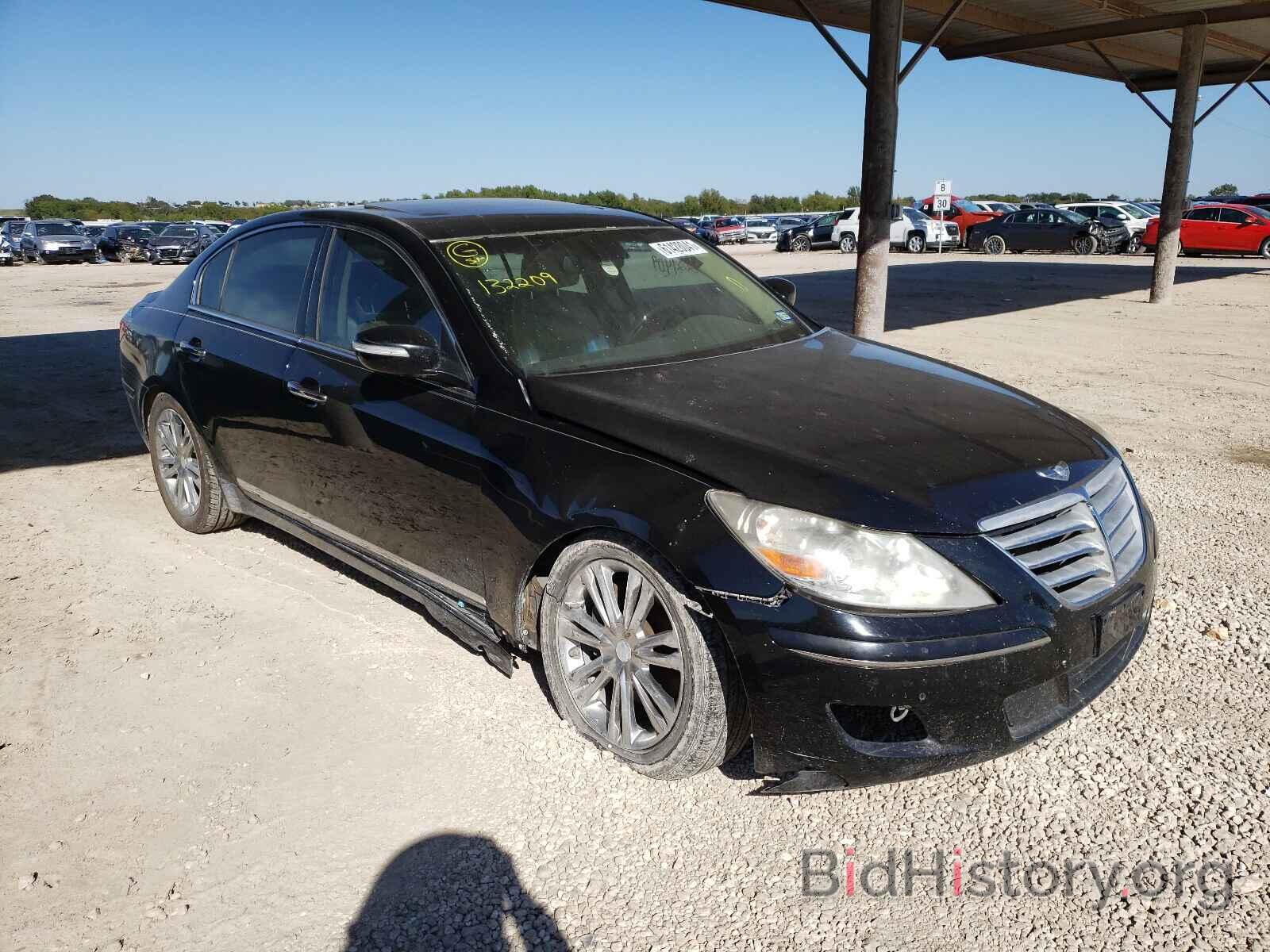 Photo KMHGC4DF0BU132209 - HYUNDAI GENESIS 2011