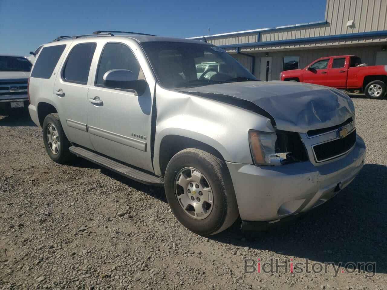 Photo 1GNSCBE00BR219115 - CHEVROLET TAHOE 2011