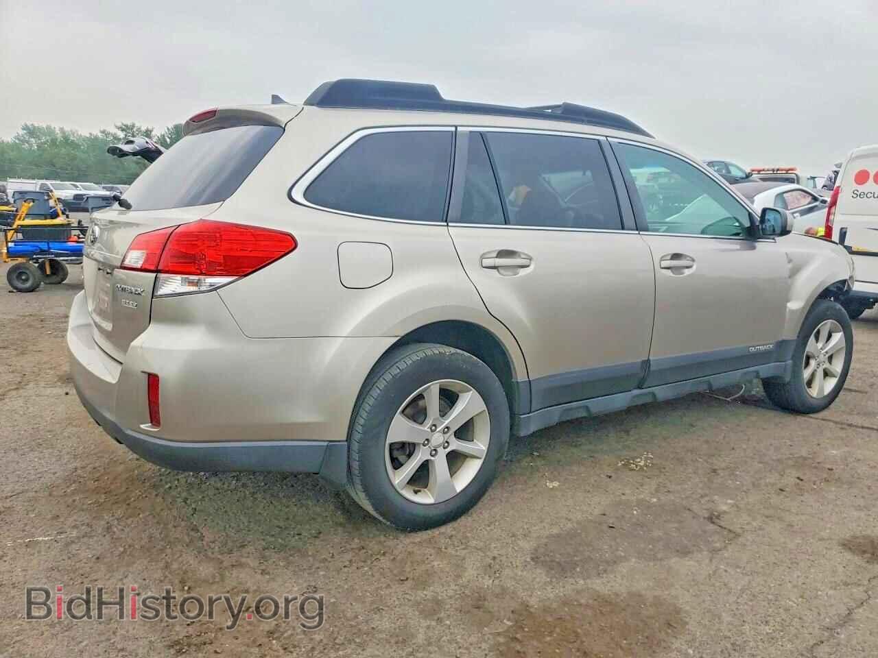 2014 SUBARU OUTBACK - VIN: 4S4BRBCC3E3214739 - Photo 3