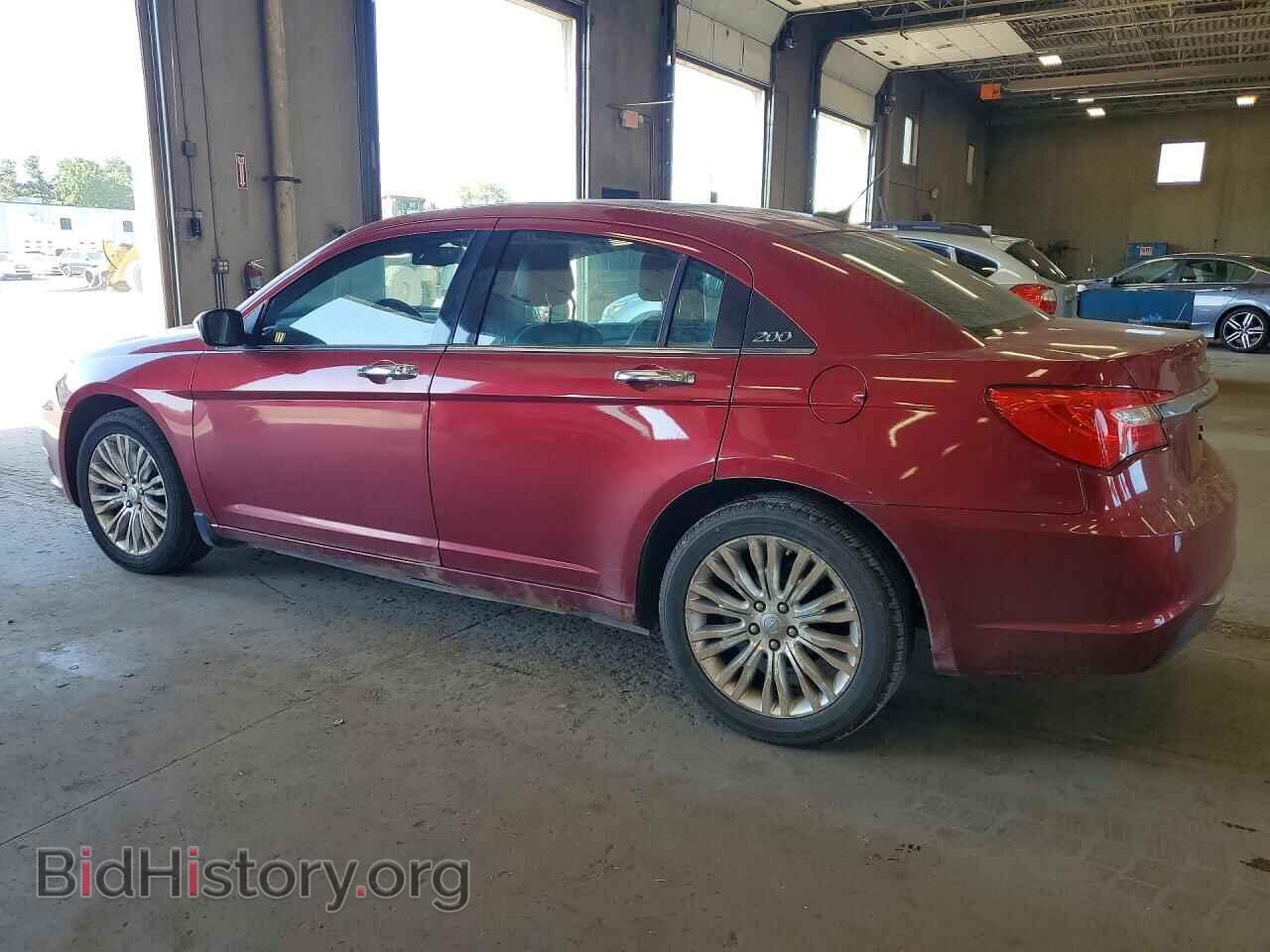 2011 CHRYSLER 200 - VIN: 1C3BC2FG3BN581777 - Photo 2
