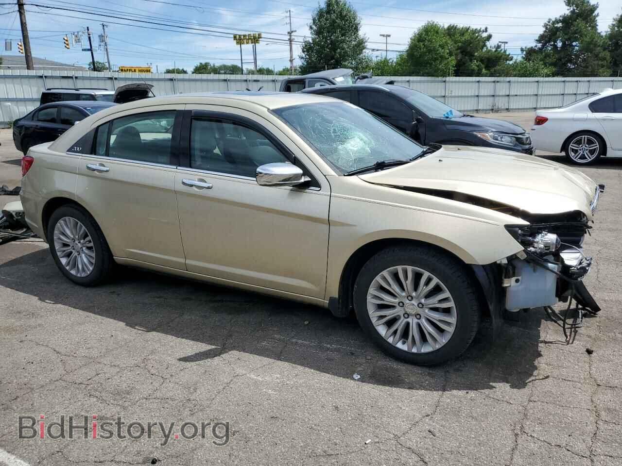 2011 CHRYSLER 200 - VIN: 1C3BC2FG3BN506030 - Фото 4