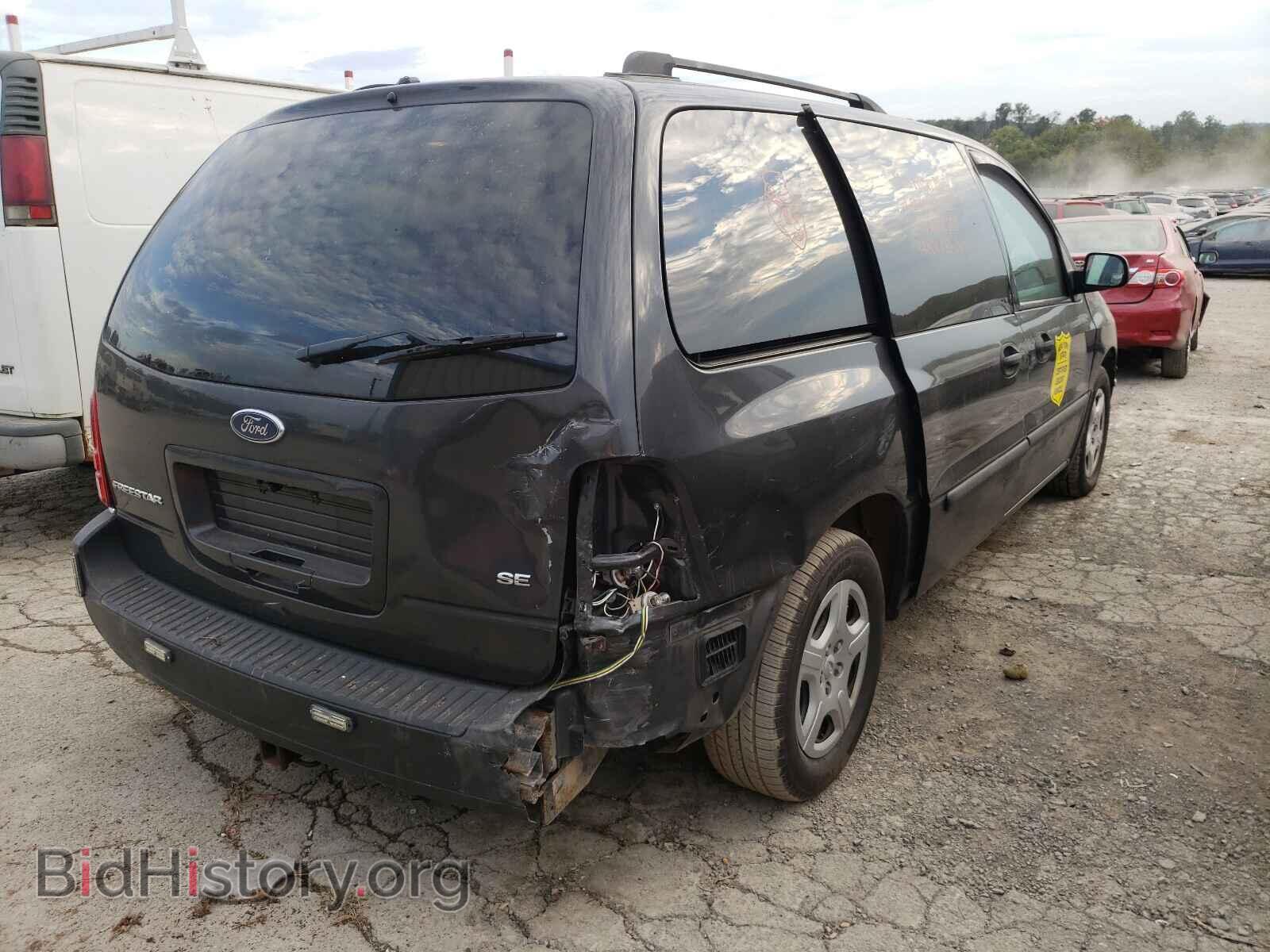 2007 FORD FREESTAR - VIN: 2FMZA51647BA17215 - Фото 4