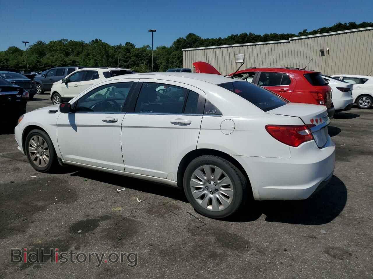 2013 CHRYSLER 200 - VIN: 1C3CCBAG4DN736562 - Фото 2