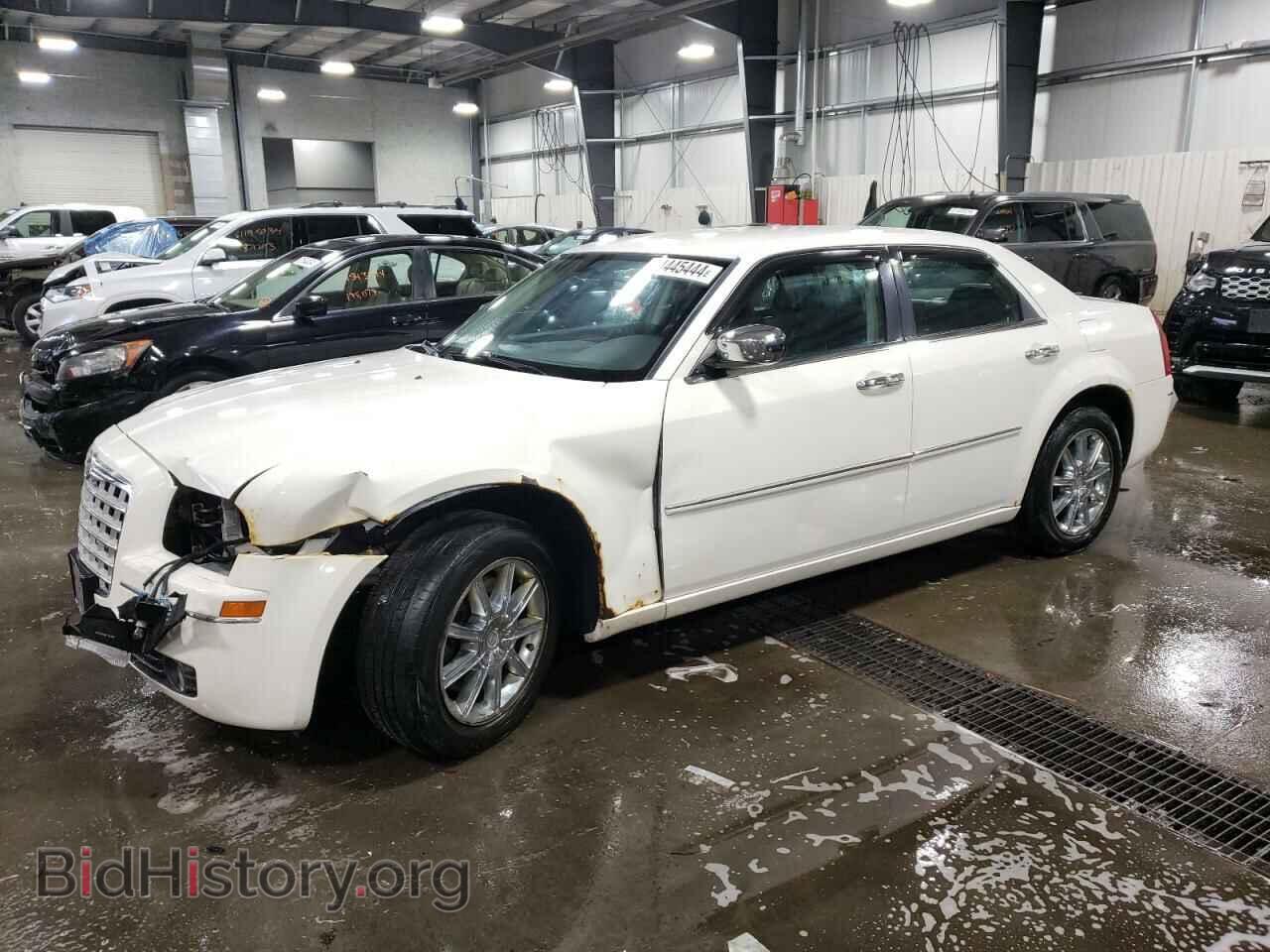 Фотография 2C3CK5CV0AH169531 - CHRYSLER 300 2010