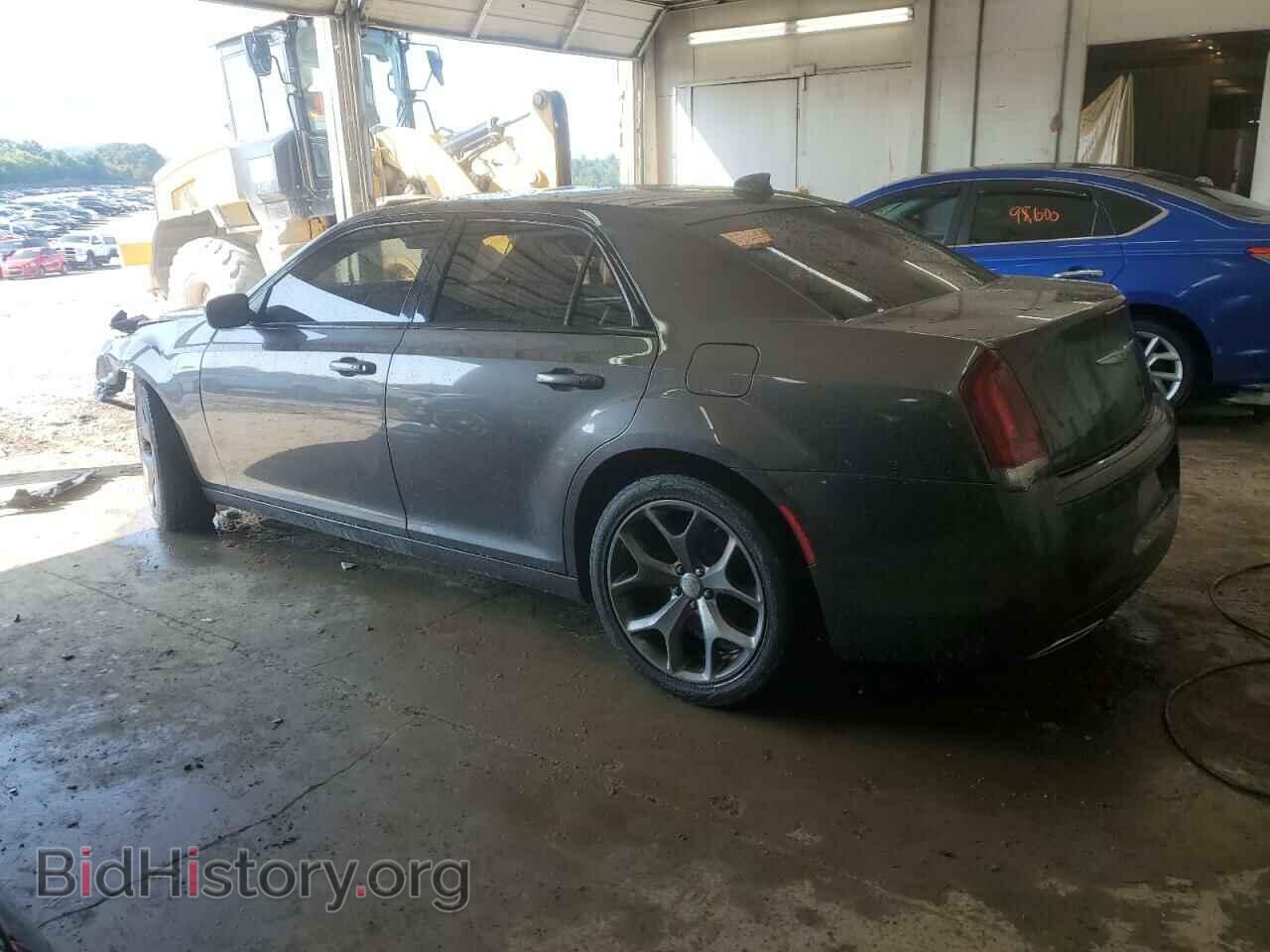 2019 CHRYSLER 300 - VIN: 2C3CCABG2KH515766 - Фото 2