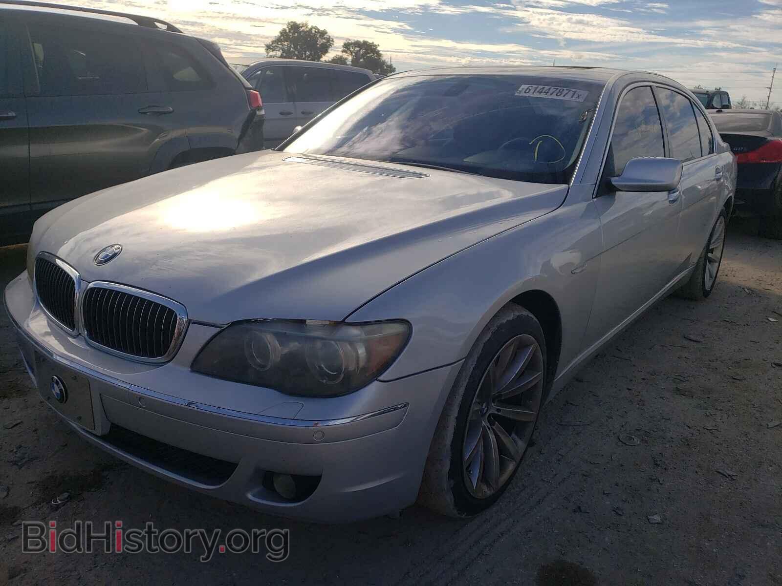 2008 BMW 7 SERIES - VIN: WBAHN83558DT81663 - Фото 2
