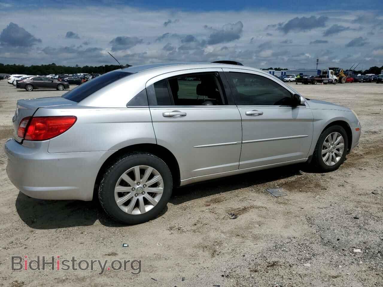 2010 CHRYSLER SEBRING - VIN: 1C3CC5FB6AN233870 - Фото 3