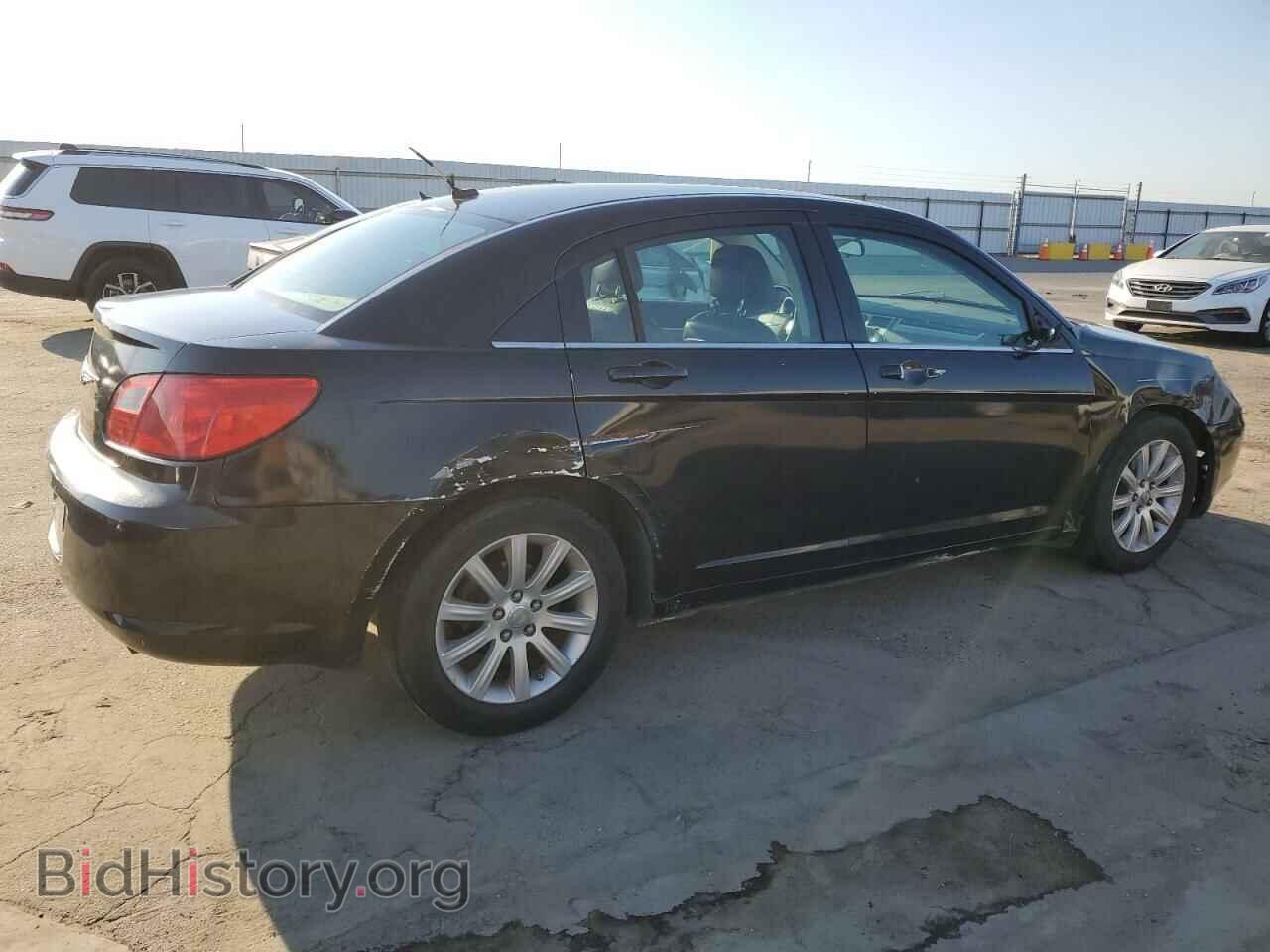 2010 CHRYSLER SEBRING - VIN: 1C3CC5FB7AN137617 - Фото 3