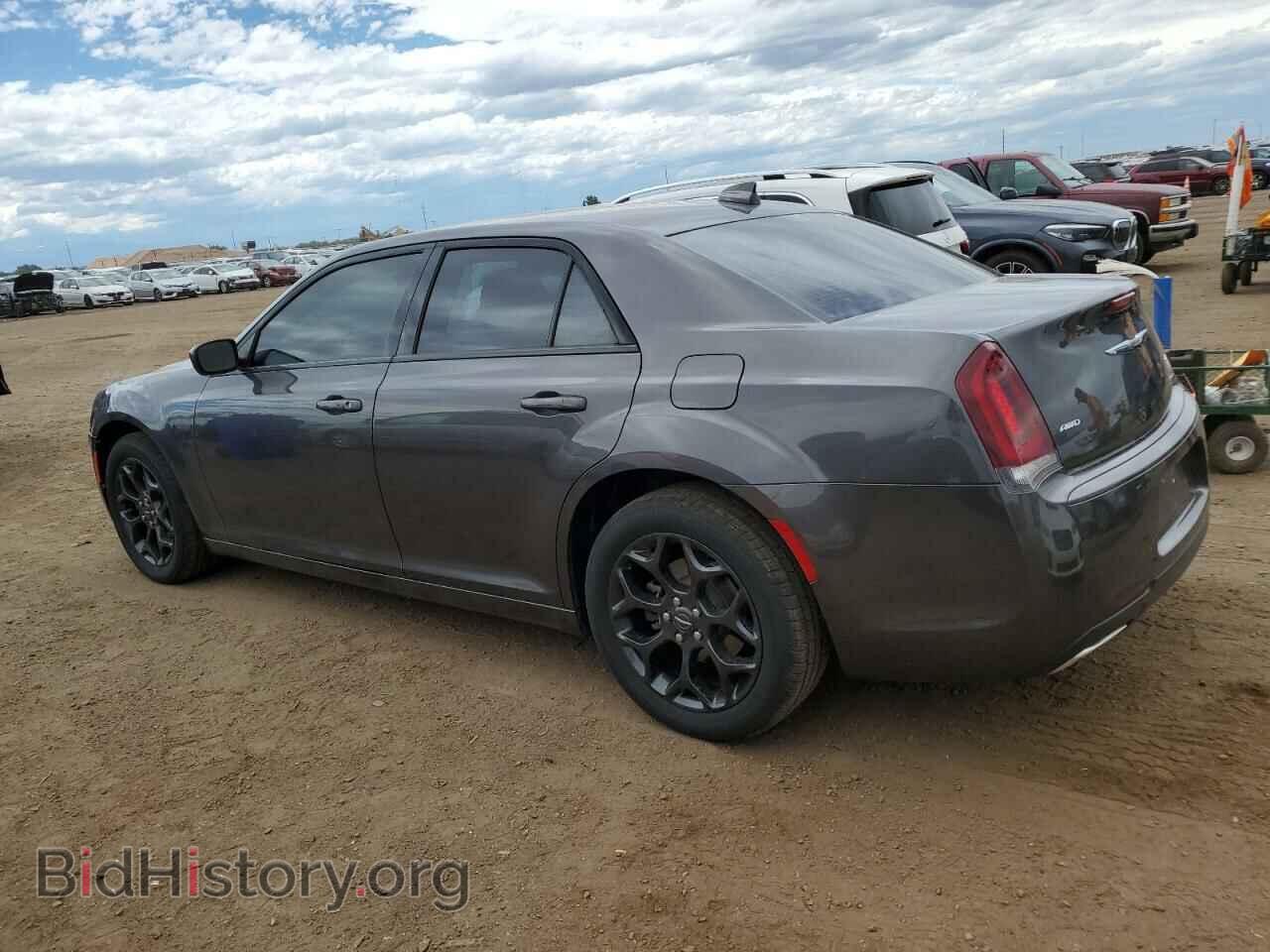 2019 CHRYSLER 300 - VIN: 2C3CCAGG3KH648934 - Фото 2