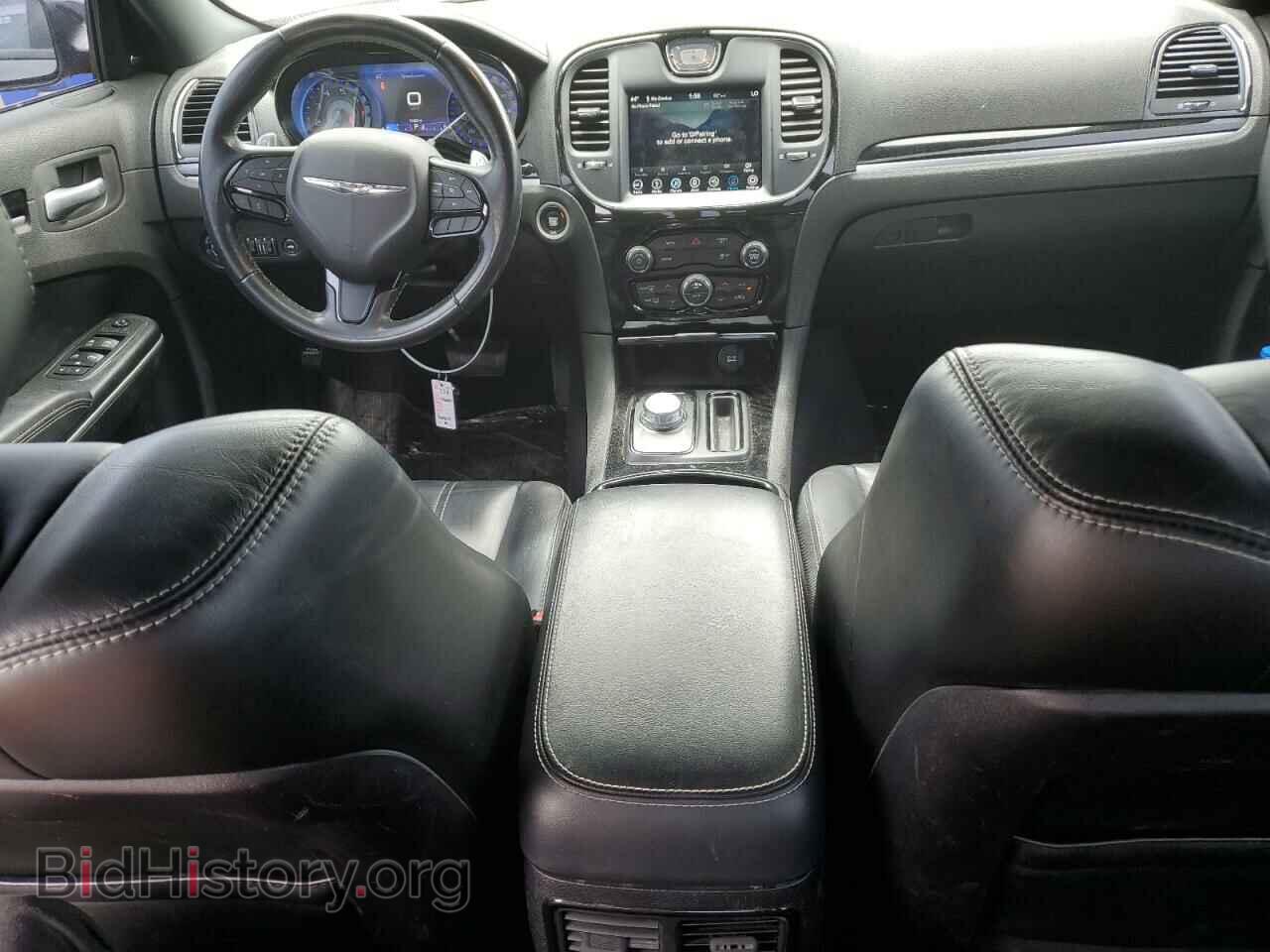 2019 CHRYSLER 300 - VIN: 2C3CCAGG3KH648934 - Фото 8