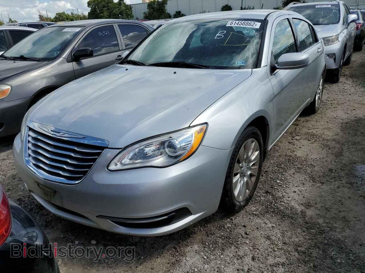2012 CHRYSLER 200 - VIN: 1C3CCBAB9CN319067 - Фото 2