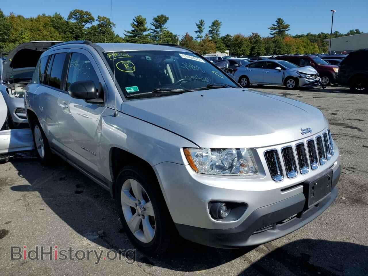 Photo 1J4NF1FB3BD201982 - JEEP COMPASS 2011