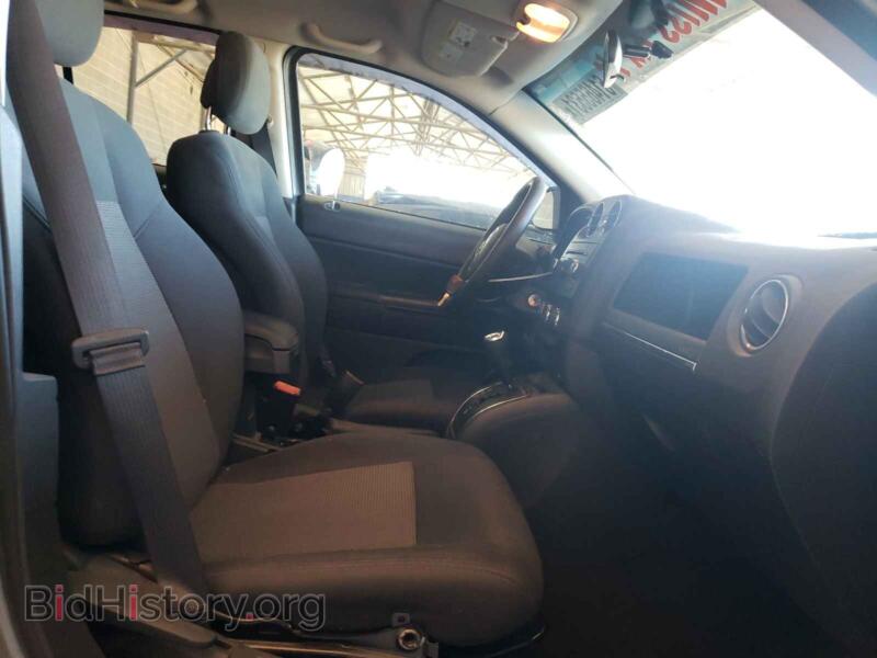 2012 Jeep COMPASS (VIN 1C4NJCBA4CD634242) — photo 5 of 10