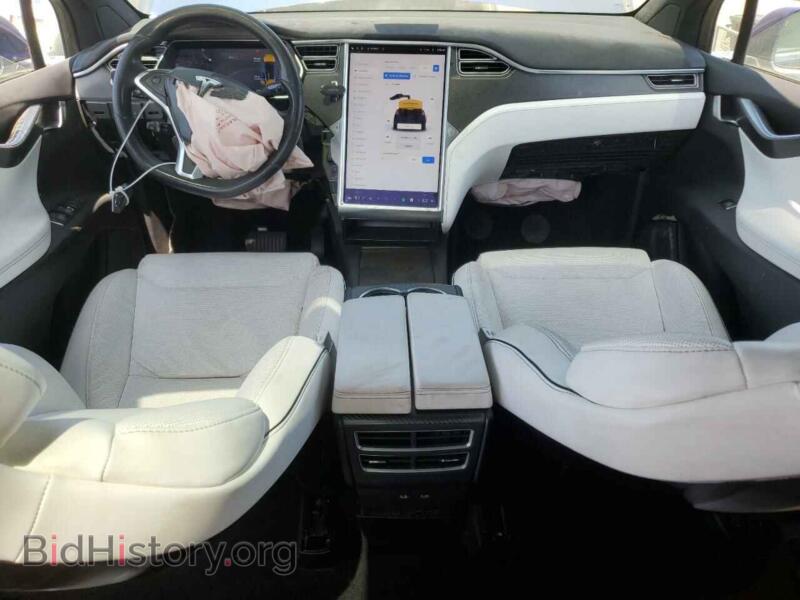 2016 Tesla MODEL X (VIN 5YJXCAE29GF002654) — фото 8 из 15