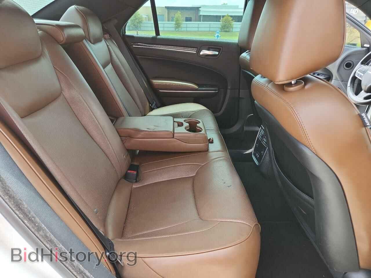 2019 CHRYSLER 300 - VIN: 2C3CCAEG2KH528741 - Фото 10