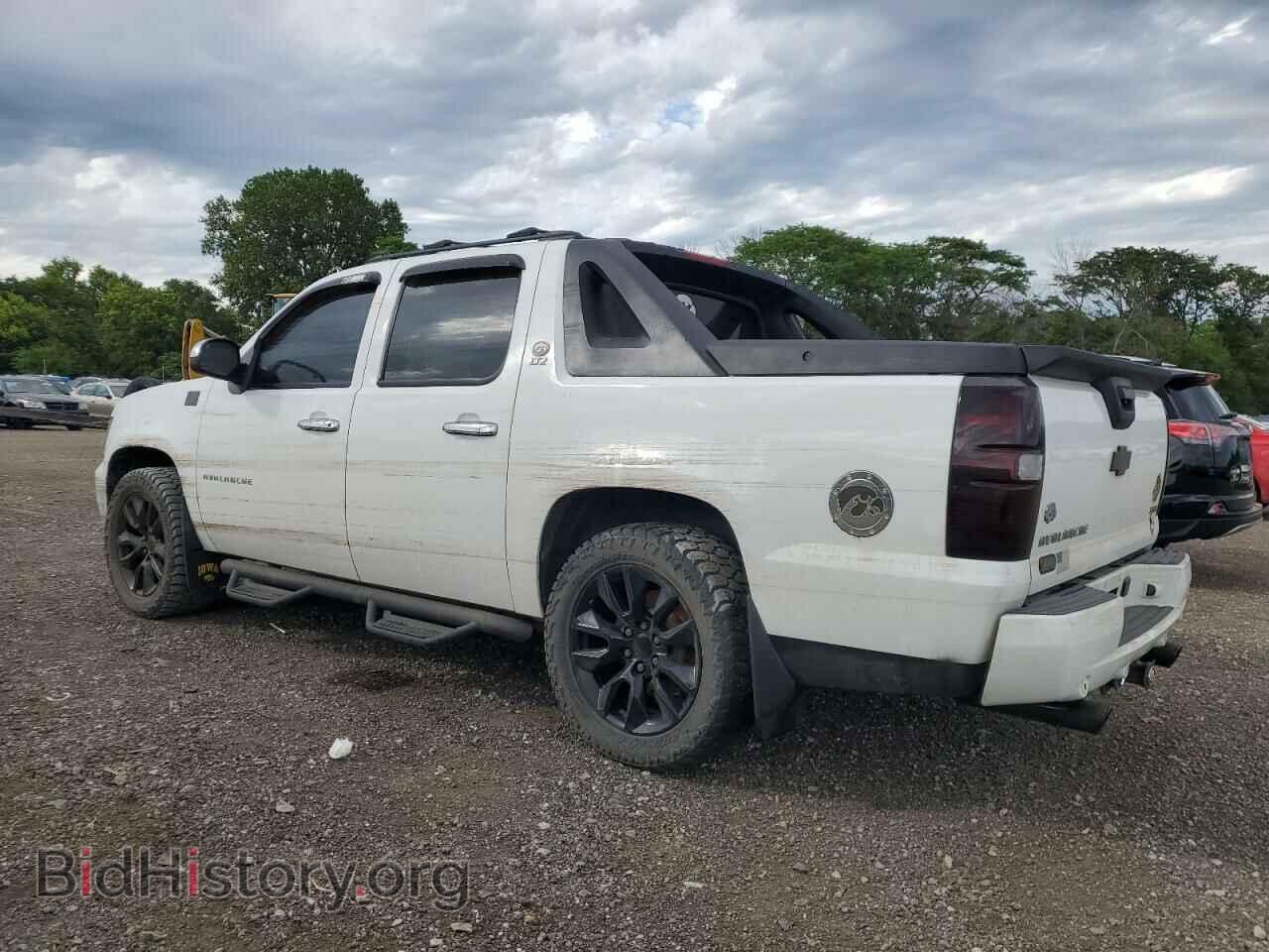 2011 CHEVROLET AVALANCHE - VIN: 3GNTKGE33BG312645 - Фото 2