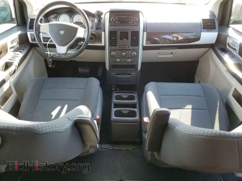 2010 Dodge CARAVAN (VIN 2D4RN5D13AR118501) — фото 8 из 13