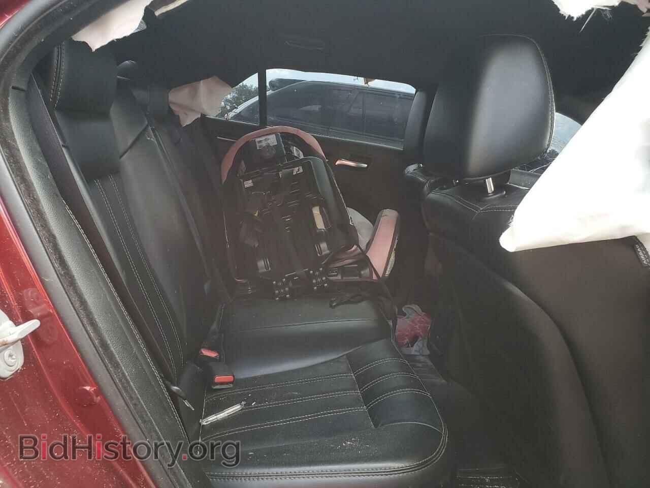 2019 CHRYSLER 300 - VIN: 2C3CCAGG0KH651595 - Фото 10