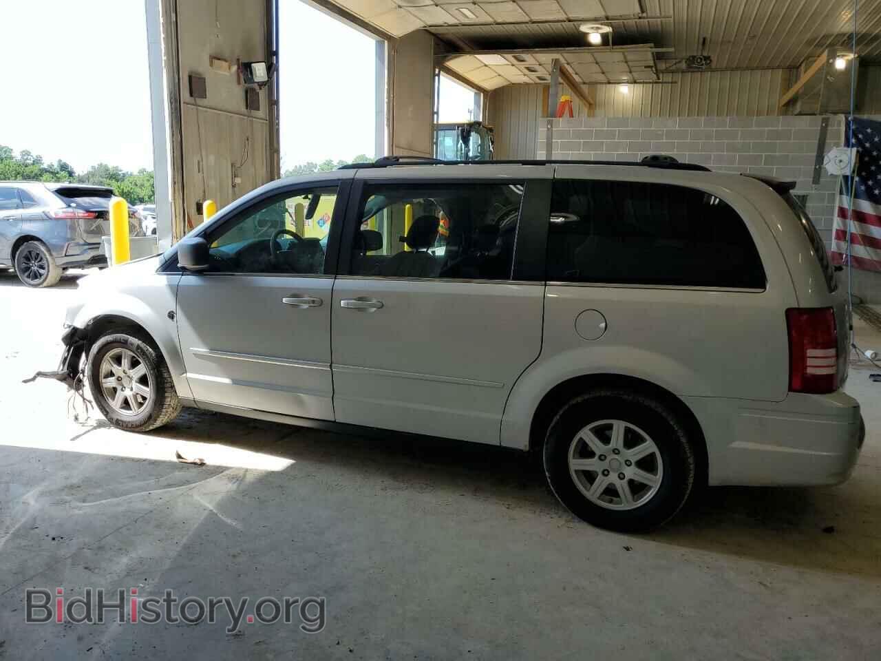 2010 CHRYSLER MINIVAN - VIN: 2A4RR2D10AR386027 - Фото 2