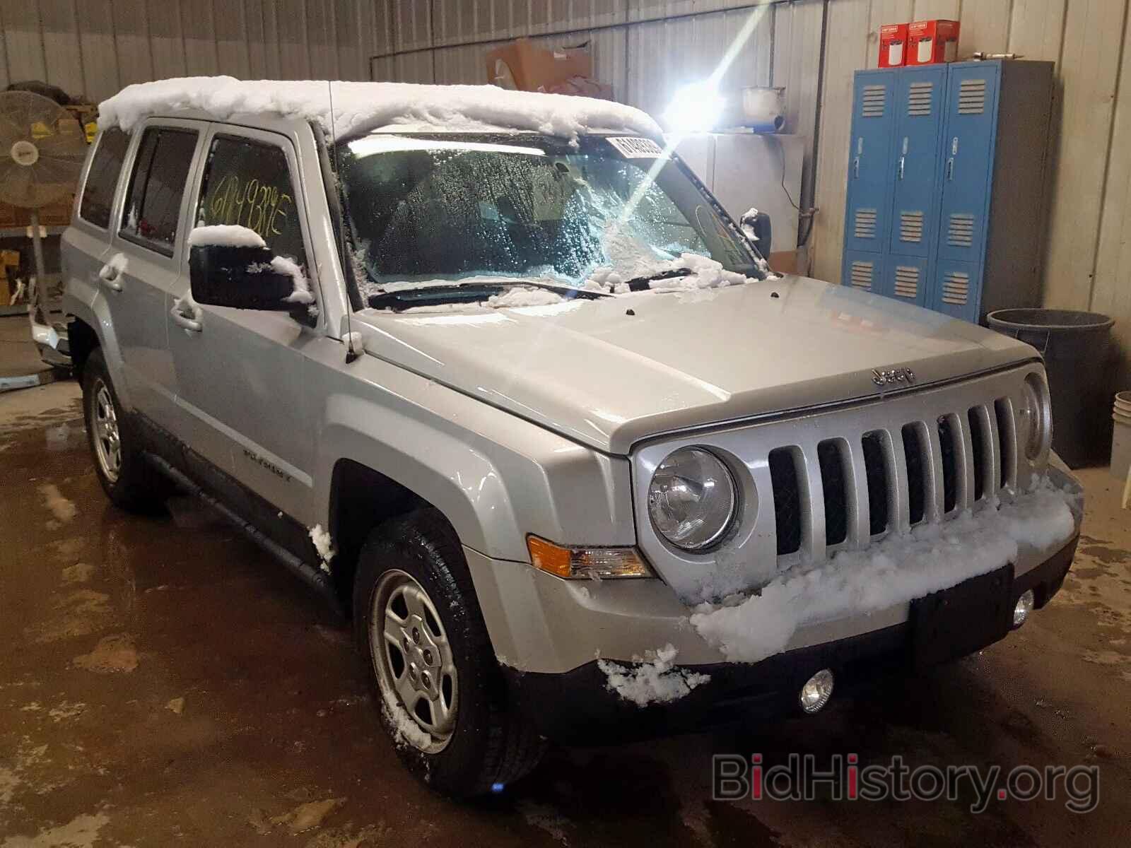 Photo 1J4NT1GAXBD271025 - JEEP PATRIOT 2011