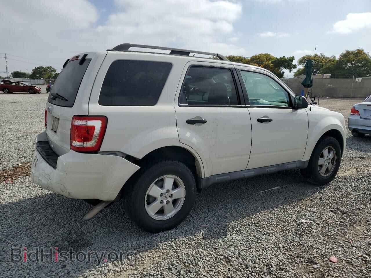 2011 FORD ESCAPE - VIN: 1FMCU0D7XBKB73083 - Фото 3