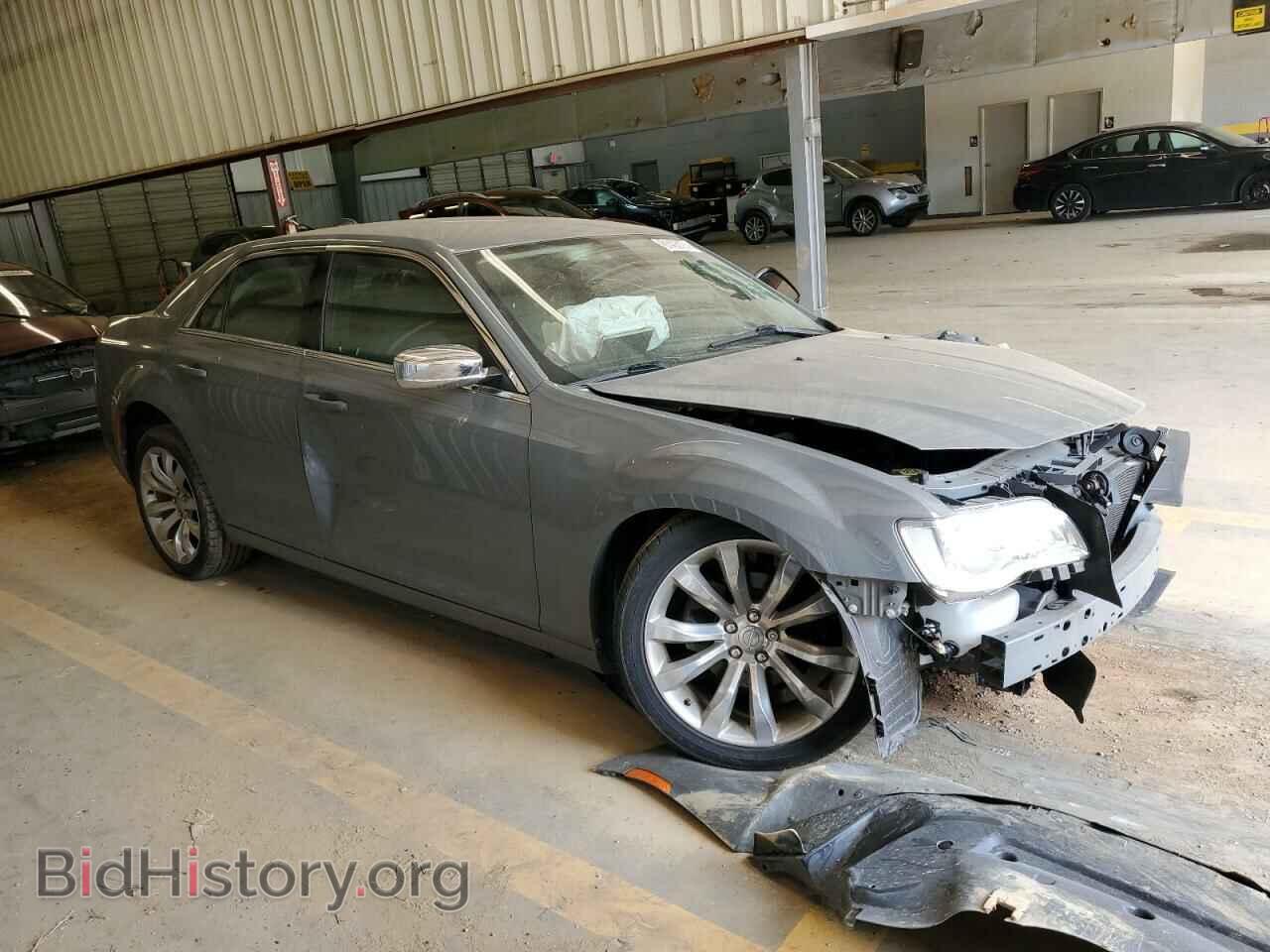 2019 CHRYSLER 300 - VIN: 2C3CCAAG4KH568809 - Фото 4