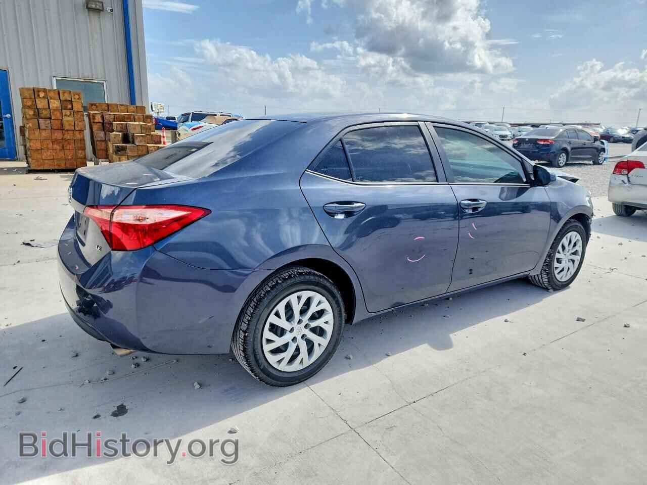 2018 TOYOTA COROLLA - VIN: 5YFBURHE3JP766555 - Фото 3