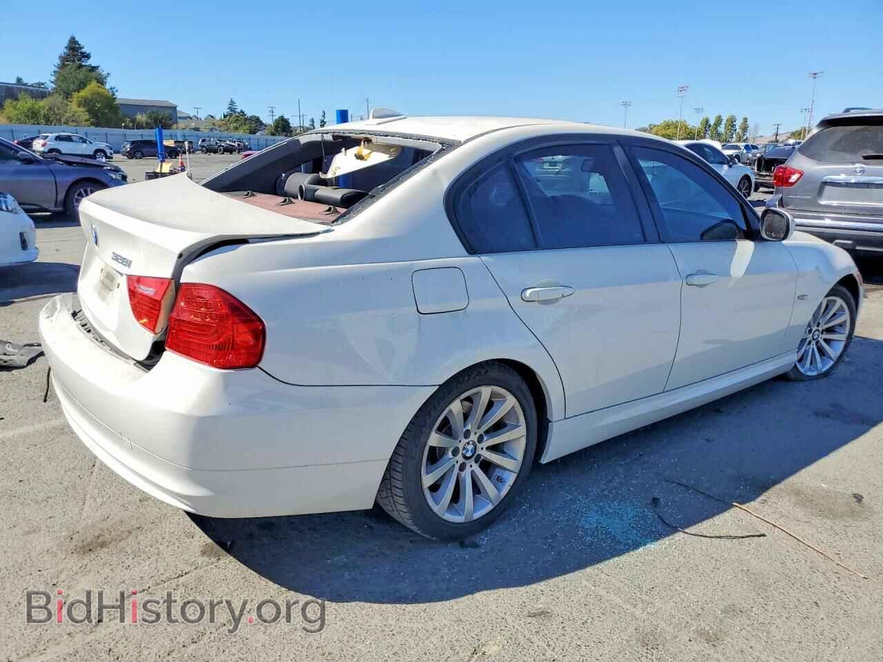 2011 BMW 3 SERIES - VIN: WBAPH7G5XBNN03247 - Фото 3