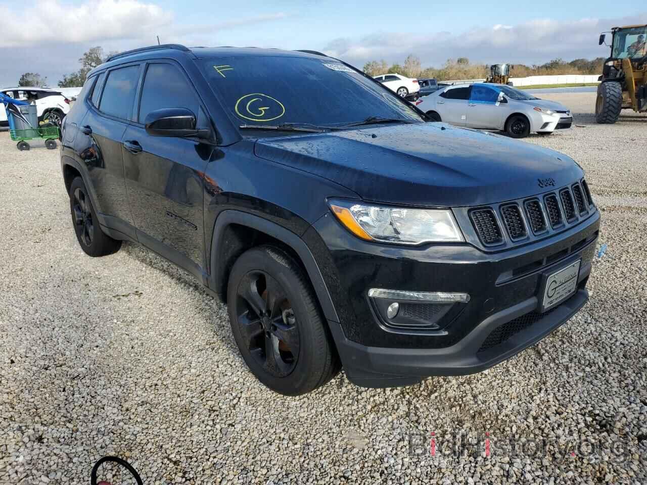 Фотография 3C4NJDBB9JT404167 - JEEP COMPASS 2018