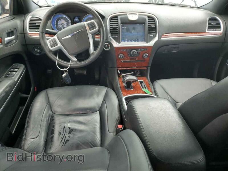 2013 Chrysler 300 (VIN 2C3CCAAG8DH731657) — фото 8 из 12