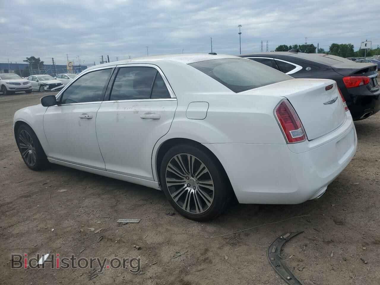 2013 CHRYSLER 300 - VIN: 2C3CCABG4DH590049 - Фото 2