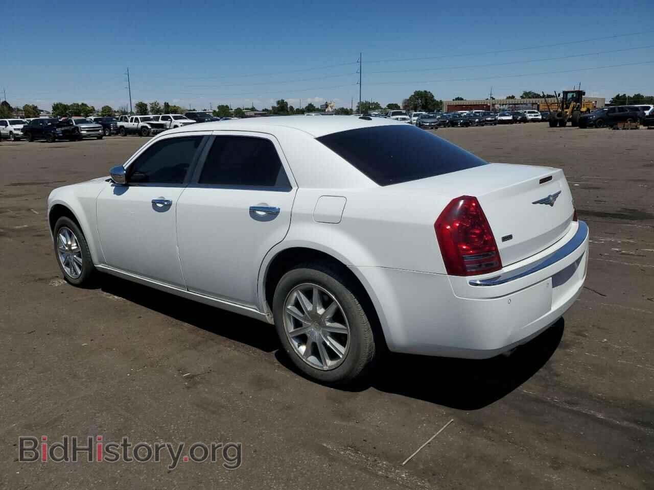 2010 CHRYSLER 300 - VIN: 2C3CK6CT4AH331472 - Фото 2