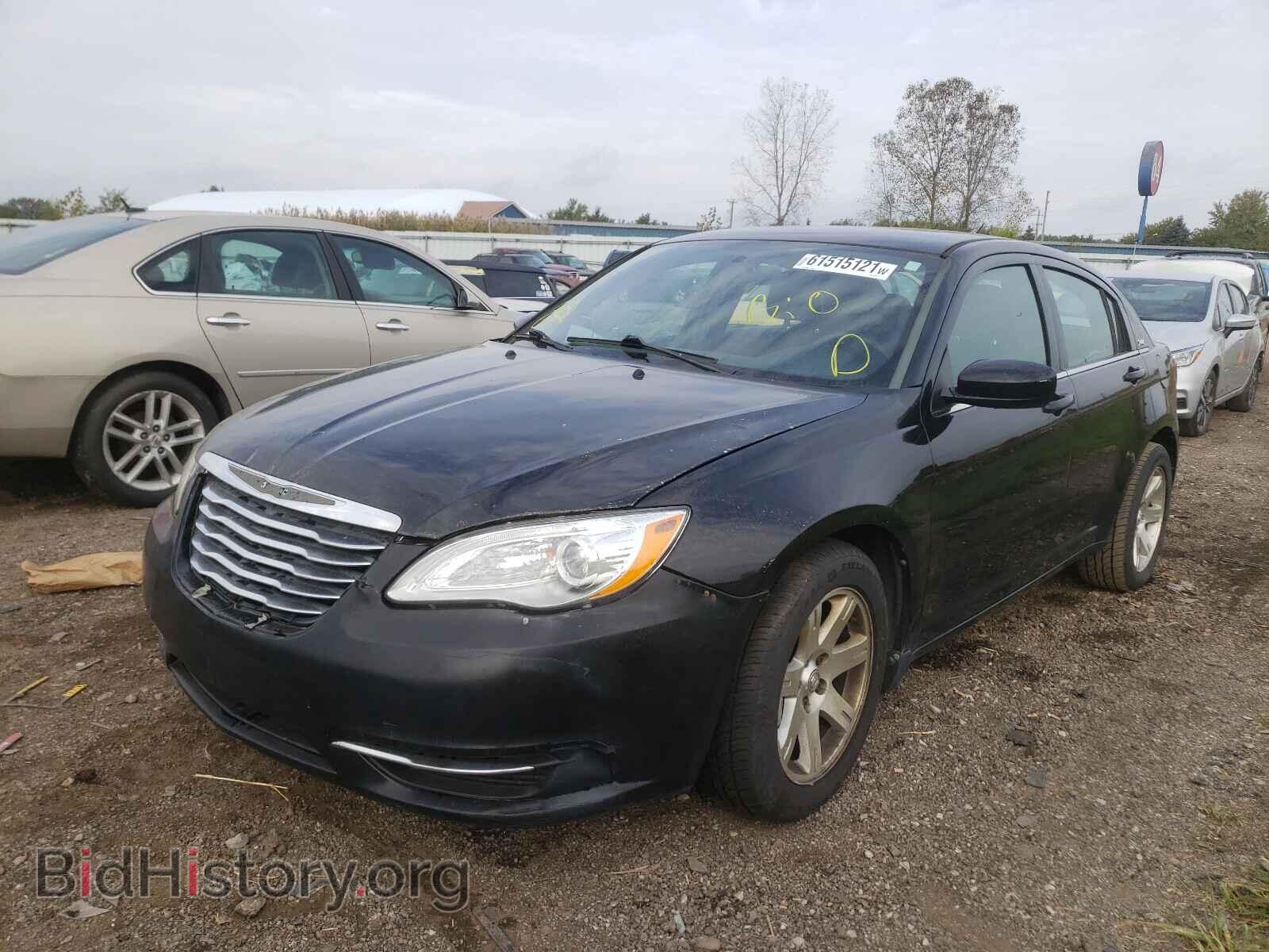 2013 CHRYSLER 200 - VIN: 1C3CCBAG9DN723564 - Фото 2