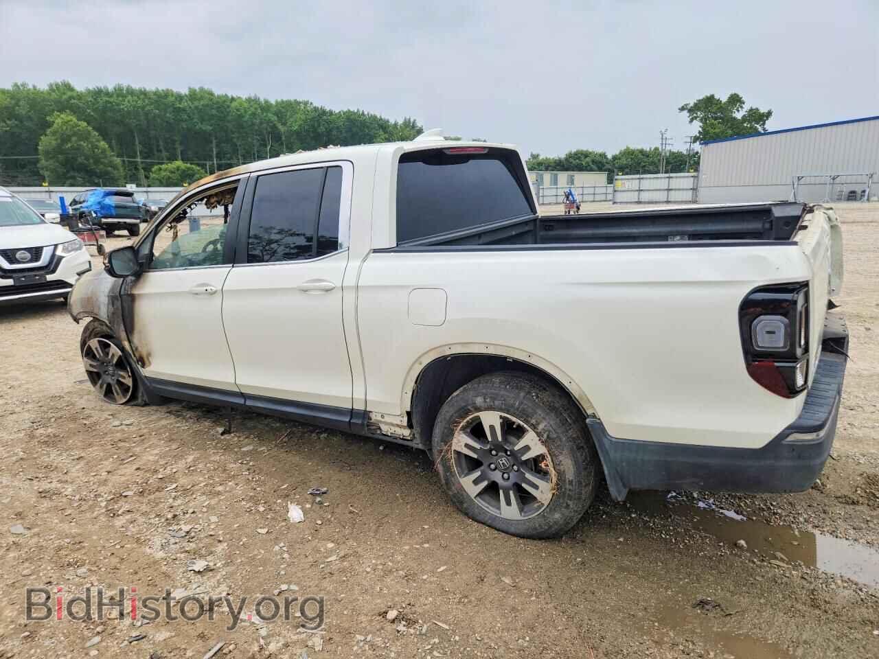 2017 HONDA RIDGELINE - VIN: 5FPYK3F51HB015256 - Photo 2