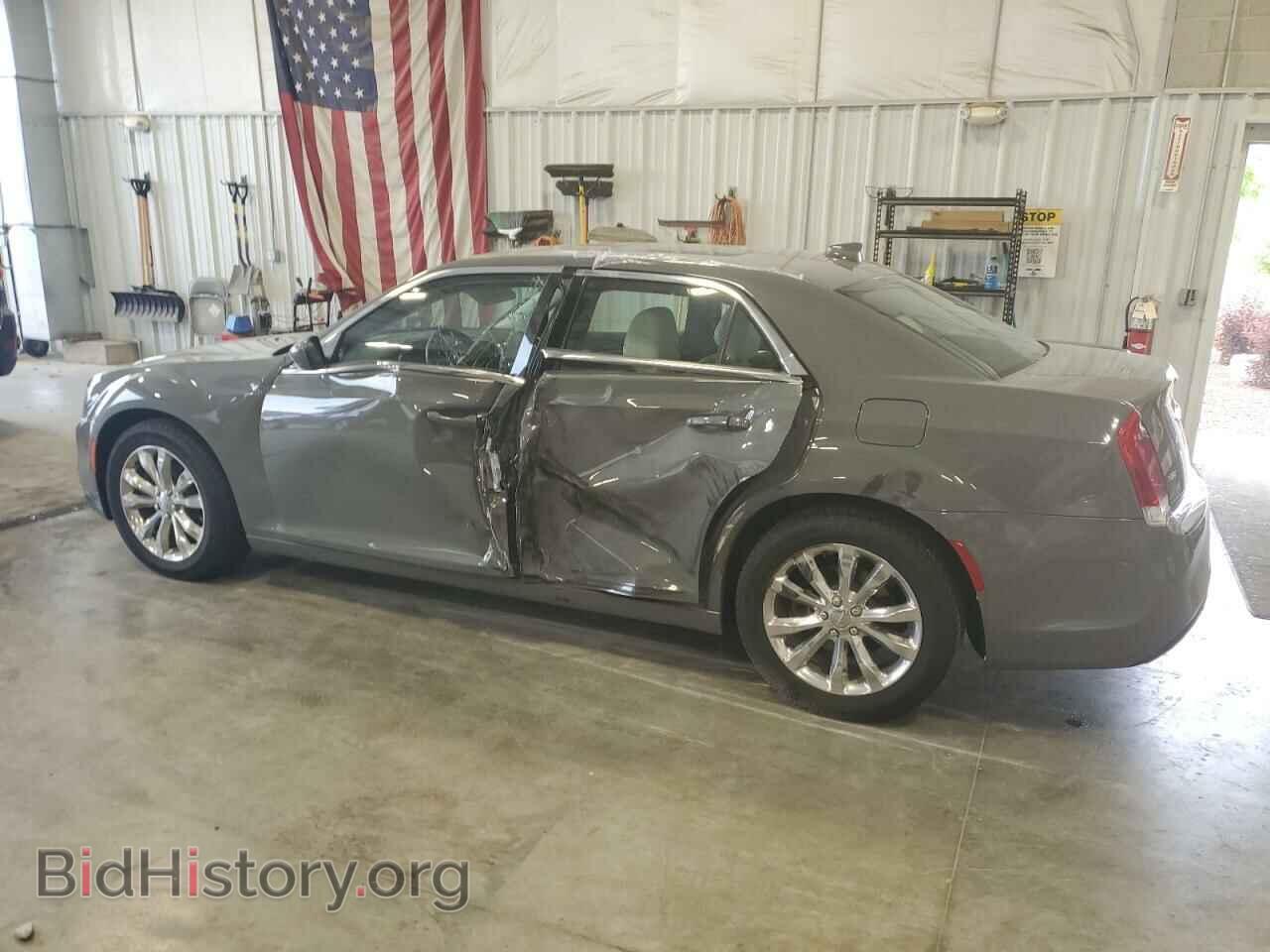 2017 CHRYSLER 300 - VIN: 2C3CCARG4HH650357 - Фото 2