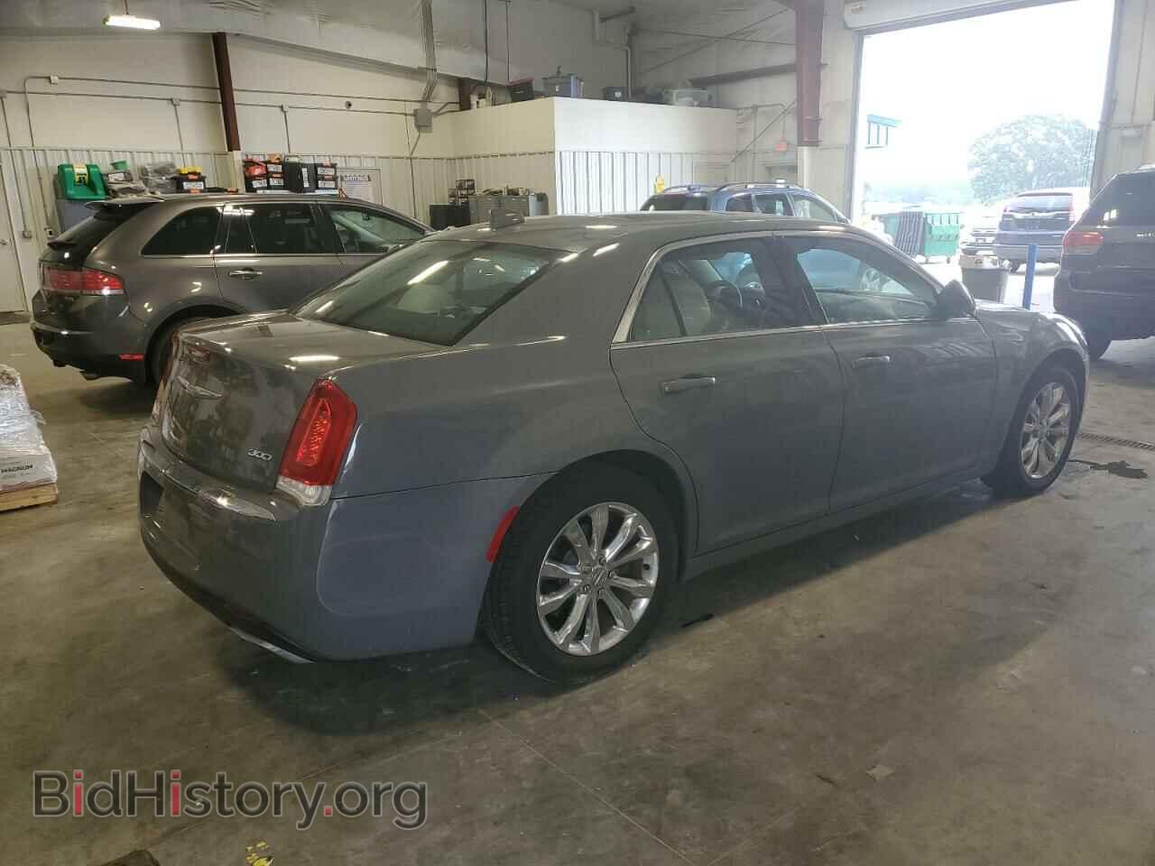 2017 CHRYSLER 300 - VIN: 2C3CCARG4HH650357 - Фото 3