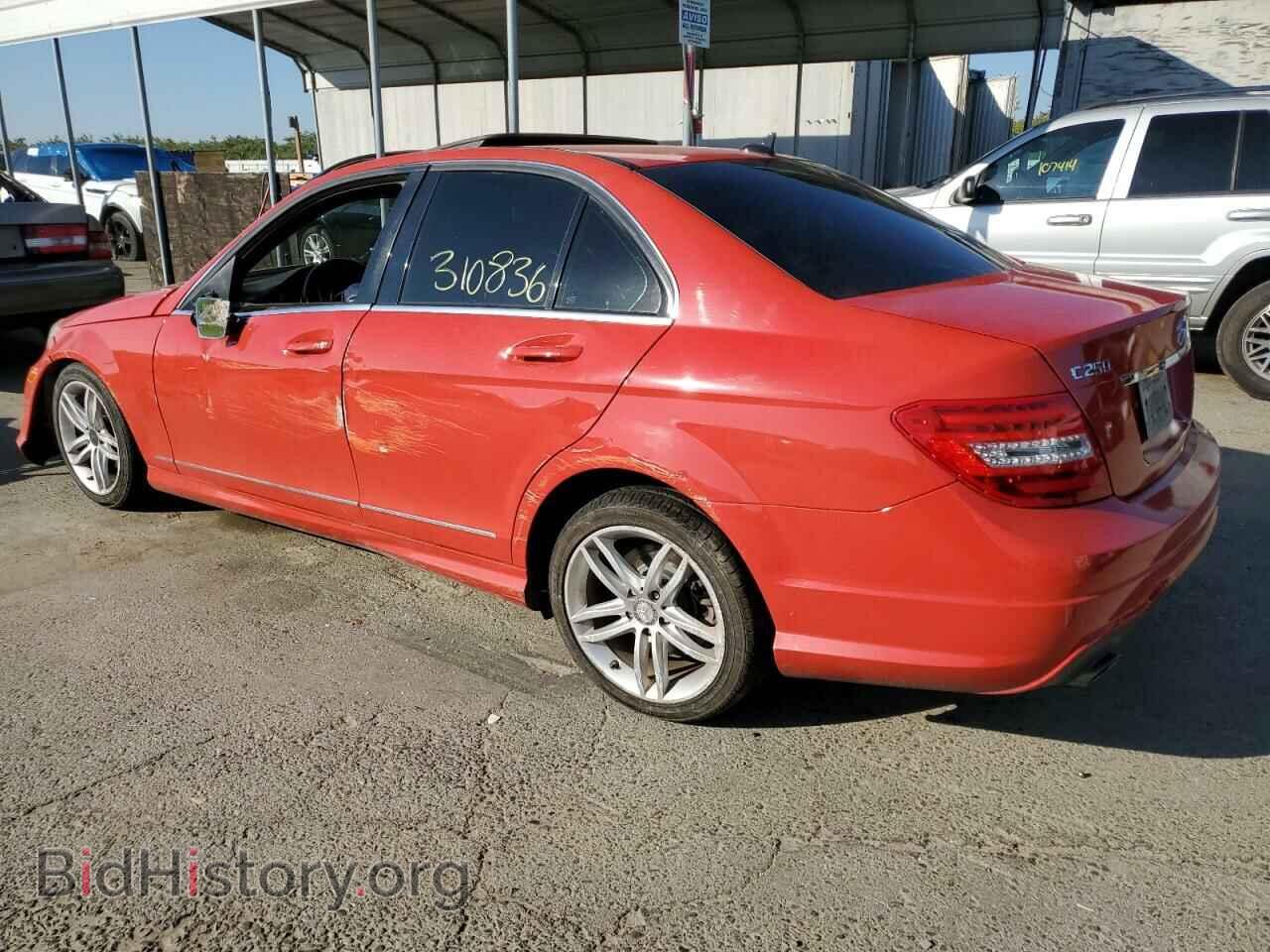 2012 MERCEDES-BENZ C-CLASS - VIN: WDDGF4HB8CA681913 - Фото 2